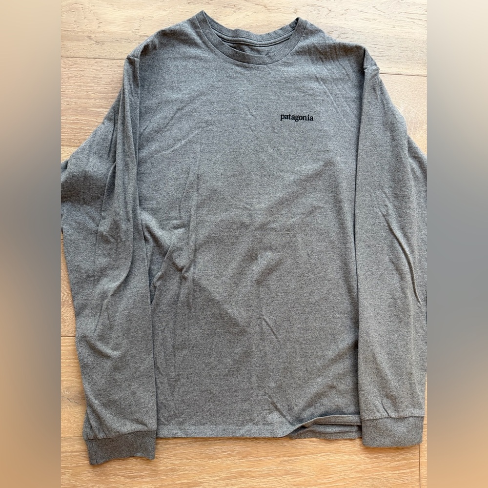 Patagonia Men’s Long Sleeve Graphic Logo Shirt Gray Size Medium M